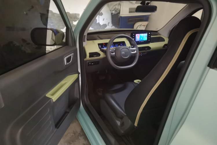 Used Geely Galaxy Panda 2023 Panda Mini 200km Endurance Bear Driver Seat