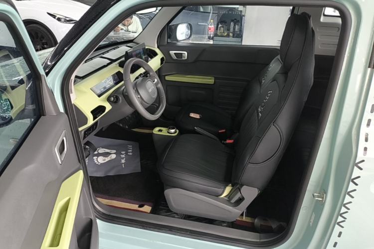 Used Geely Galaxy Panda 2023 Panda Mini 200km Endurance Bear Driver Seat