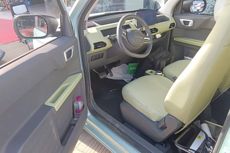 Used Geely Galaxy Panda 2023 Panda Mini 200km Dynamic Bear Driver Seat