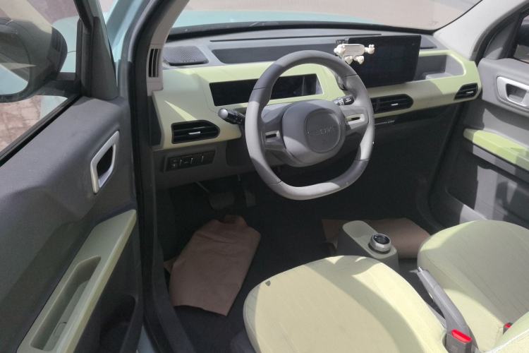 Used Geely Galaxy Panda 2023 Panda Mini 200km Endurance Bear Driver Seat
