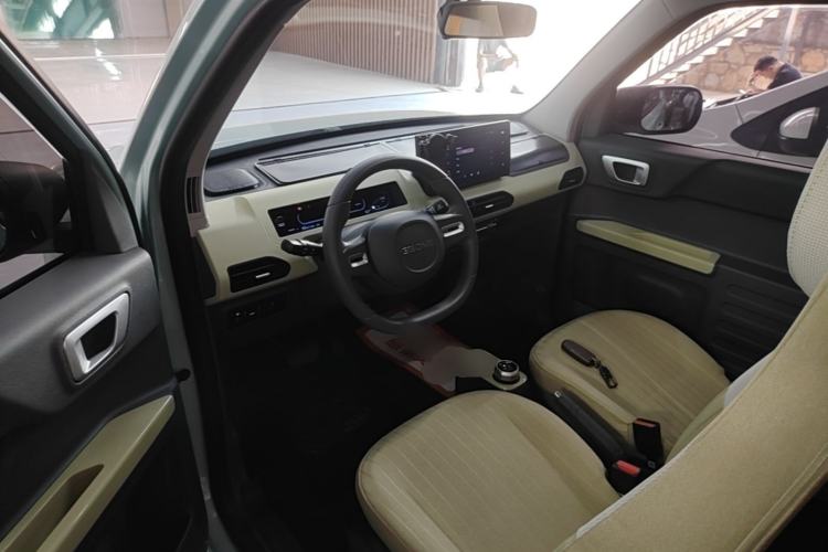Used Geely Galaxy Panda 2023 Panda Mini 200km Endurance Bear Driver Seat