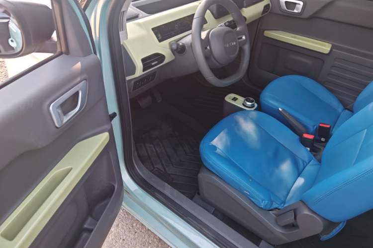 Used Geely Galaxy Panda 2023 Panda Mini 200km Dynamic Bear Driver Seat