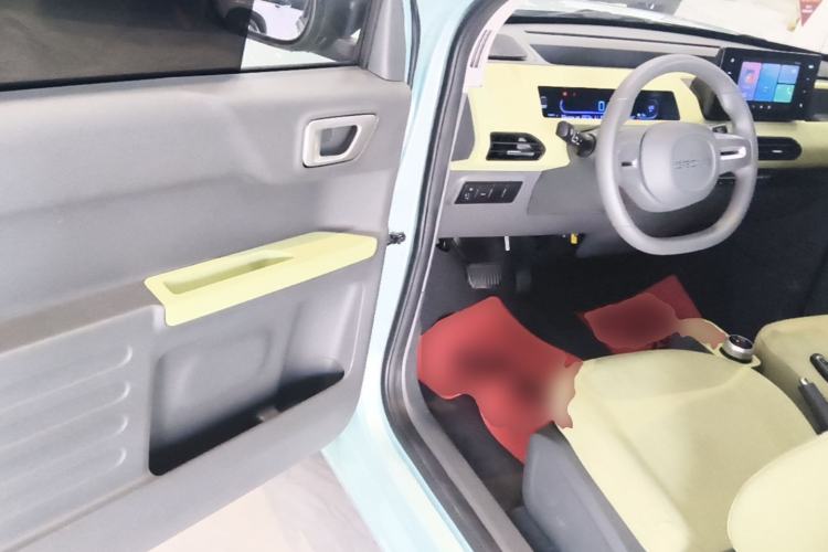 Used Geely Galaxy Panda 2023 Panda Mini 200km Endurance Bear Driver Seat
