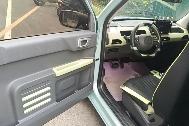 Used Geely Galaxy Panda 2023 Panda Mini 200km Endurance Bear Driver Seat