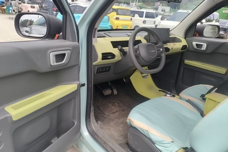 Used Geely Galaxy Panda 2023 Panda Mini 200km Endurance Bear Driver Seat