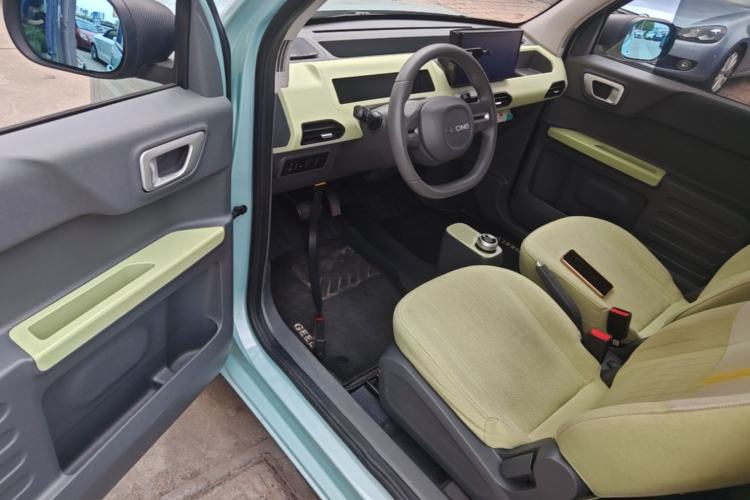 Used Geely Galaxy Panda 2023 Panda Mini 200km Endurance Bear Driver Seat