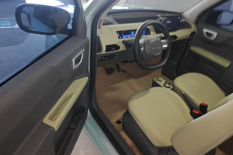Used Geely Galaxy Panda 2023 Panda Mini 200km Endurance Bear Driver Seat