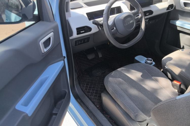Used Geely Galaxy Panda 2023 Panda Mini 200km Endurance Bear Driver Seat