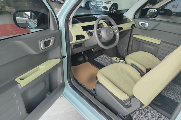 Used Geely Galaxy Panda 2023 Panda Mini 200km Endurance Bear Driver Seat
