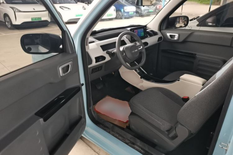 Used Geely Galaxy Panda 2023 Panda Mini 200km Endurance Bear Driver Seat