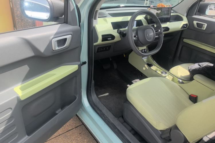 Used Geely Galaxy Panda 2023 Panda Mini 200km Endurance Bear Driver Seat