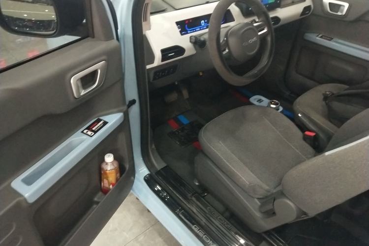 Used Geely Galaxy Panda 2023 Panda Mini 200km Endurance Bear Driver Seat