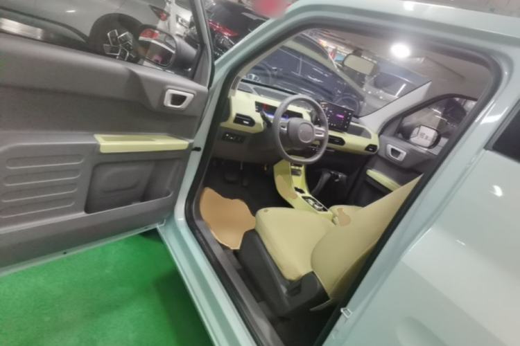 Used Geely Galaxy Panda 2023 Panda Mini 120km Super Cute Bear Driver Seat