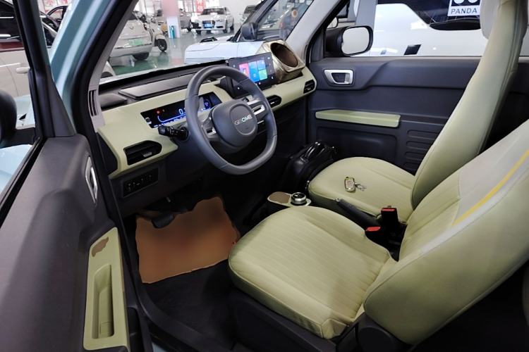 Used Geely Galaxy Panda 2023 Panda Mini 200km Endurance Bear Driver Seat