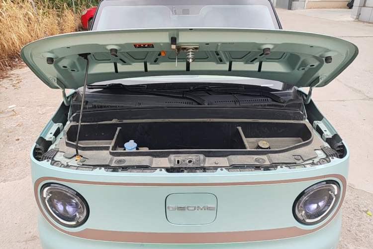 Used Geely Galaxy Panda 2023 Panda Mini 200km Endurance Bear Engine Bay