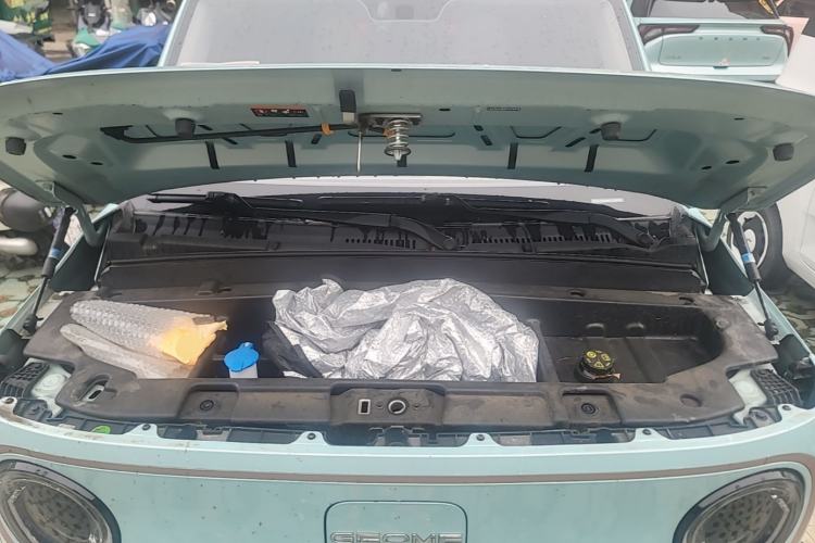 Used Geely Galaxy Panda 2023 Panda Mini 200km Endurance Bear Engine Bay