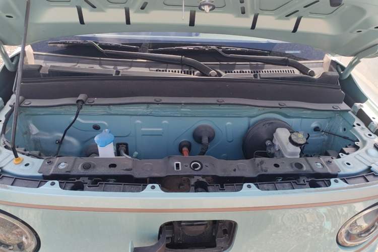 Used Geely Galaxy Panda 2023 Panda Mini 200km Endurance Bear Engine Bay
