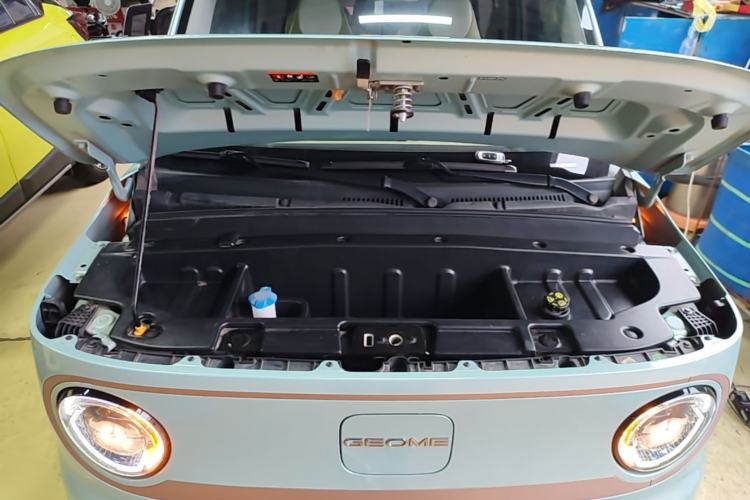 Used Geely Galaxy Panda 2023 Panda Mini 200km Endurance Bear Engine Bay