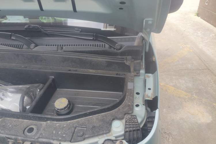 Used Geely Galaxy Panda 2023 Panda Mini 200km Endurance Bear Engine Bay Left