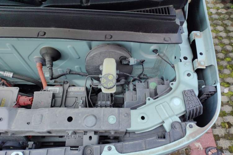 Used Geely Galaxy Panda 2023 Panda Mini 200km Endurance Bear Engine Bay Left
