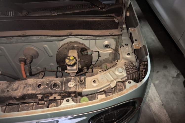 Used Geely Galaxy Panda 2023 Panda Mini 200km Endurance Bear Engine Bay Left