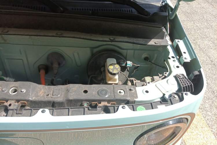 Used Geely Galaxy Panda 2023 Panda Mini 200km Endurance Bear Engine Bay Left