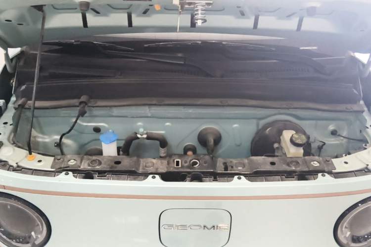 Used Geely Galaxy Panda 2023 Panda Mini 200km Endurance Bear Engine Bay