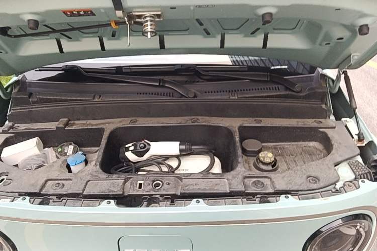 Used Geely Galaxy Panda 2023 Panda Mini 200km Endurance Bear Engine Bay