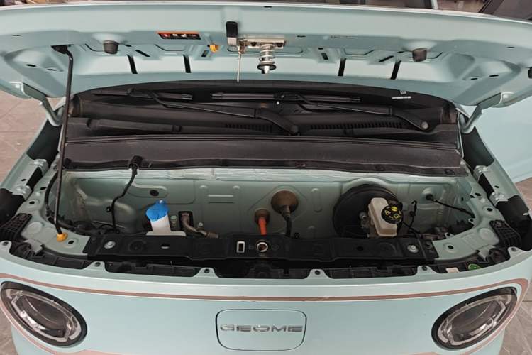 Used Geely Galaxy Panda 2023 Panda Mini 200km Endurance Bear Engine Bay