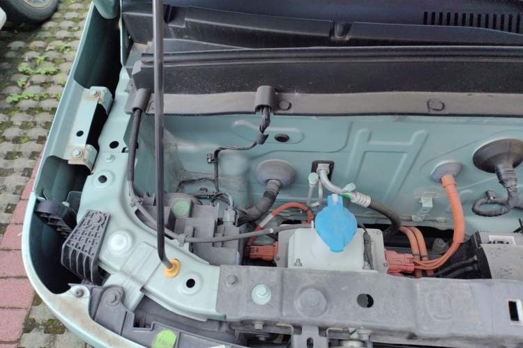 Used Geely Galaxy Panda 2023 Panda Mini 200km Endurance Bear Engine Bay Right
