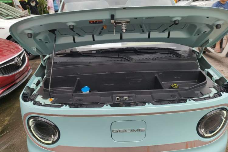 Used Geely Galaxy Panda 2023 Panda Mini 200km Endurance Bear Engine Bay