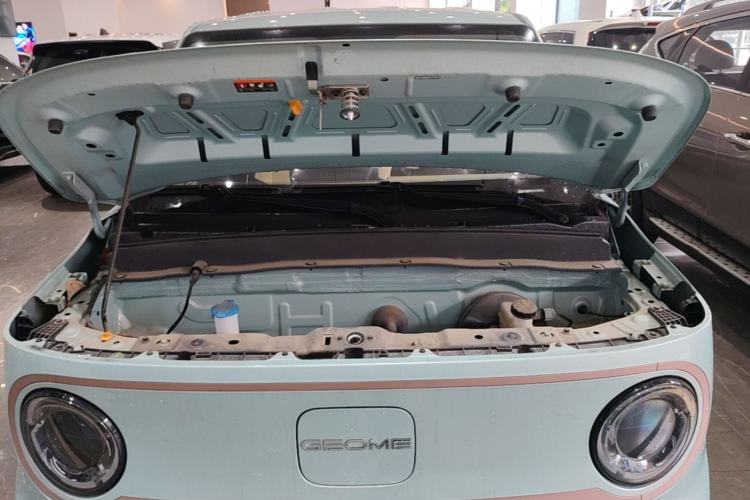 Used Geely Galaxy Panda 2023 Panda Mini 200km Endurance Bear Engine Bay