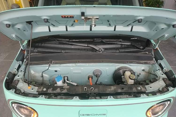 Used Geely Galaxy Panda 2023 Panda Mini 200km Endurance Bear Engine Bay