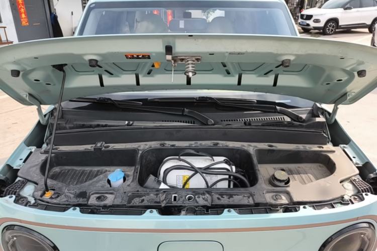 Used Geely Galaxy Panda 2023 Panda Mini 200km Endurance Bear Engine Bay