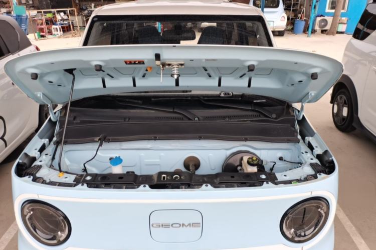 Used Geely Galaxy Panda 2023 Panda Mini 200km Endurance Bear Engine Bay