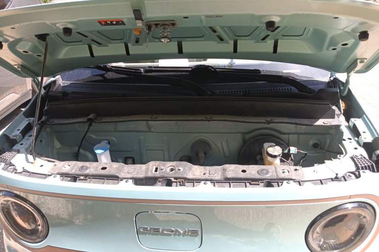 Used Geely Galaxy Panda 2023 Panda Mini 200km Endurance Bear Engine Bay