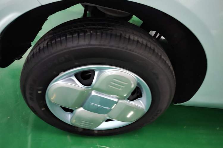 Used Geely Galaxy Panda 2023 Panda Mini 200km Endurance Bear Exterior 5