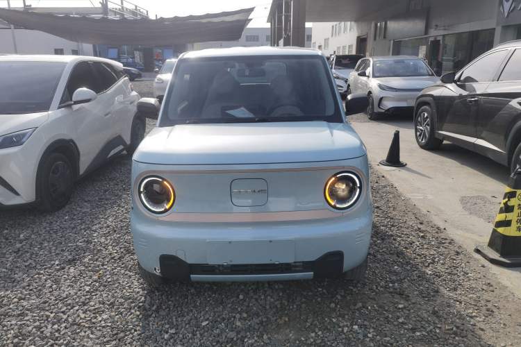 Used Geely Galaxy Panda 2023 Panda Mini 200km Endurance Bear Front