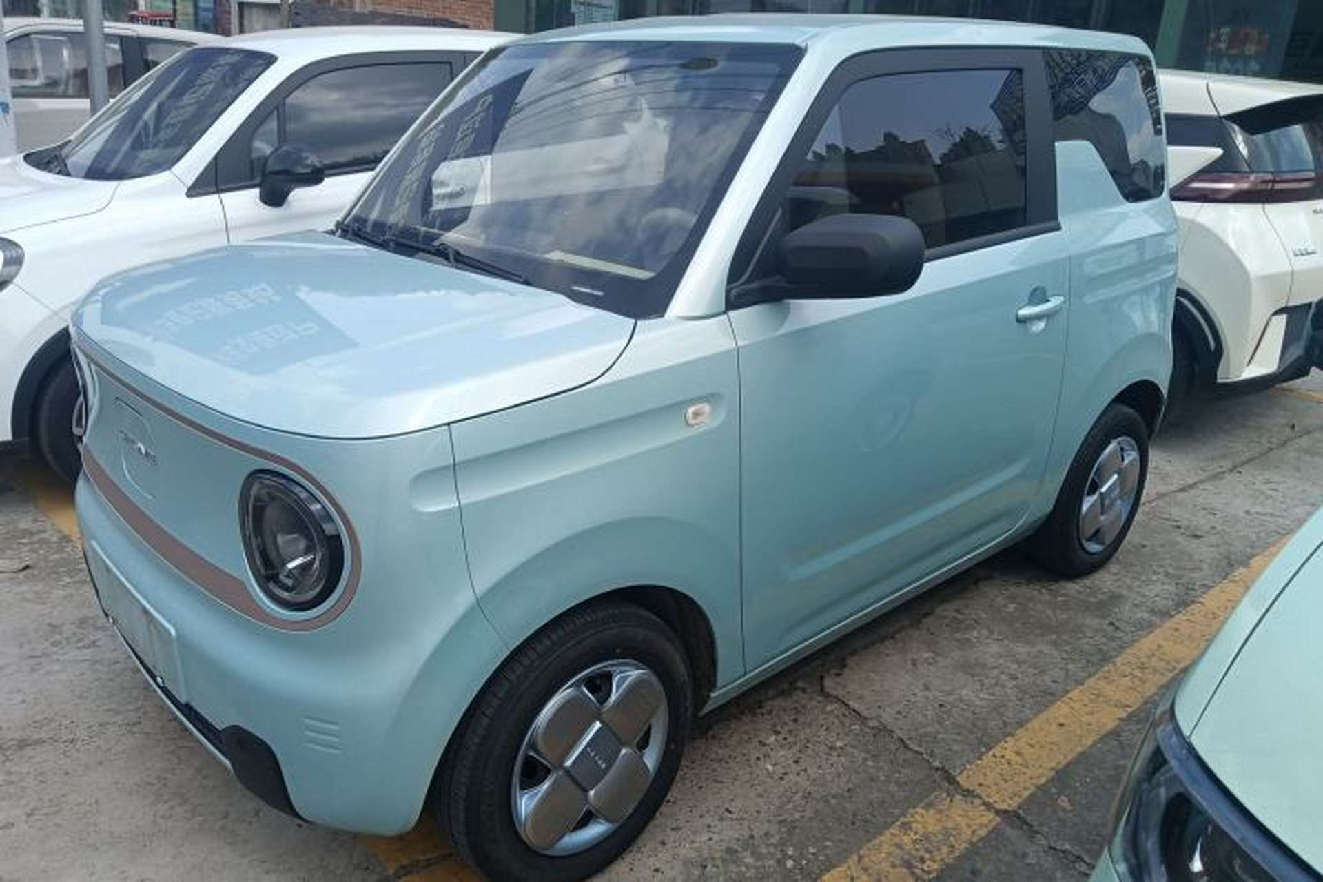 Used Geely Galaxy Panda 2023 Panda Mini 200km Endurance Bear Front Left 45 Deg