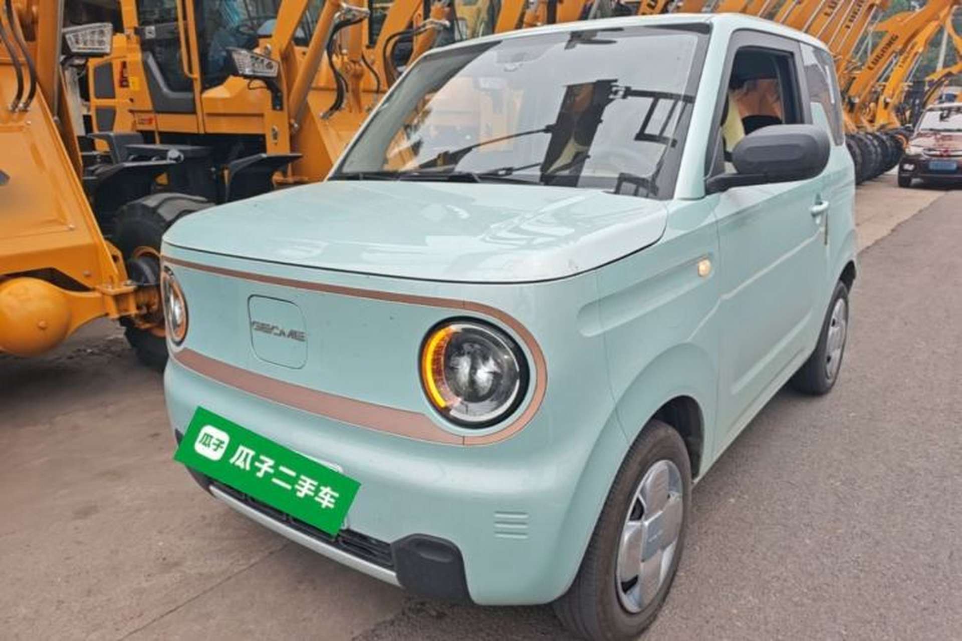 Used Geely Galaxy Panda 2023 Panda Mini 200km Little Yellow Duck Limited Edition — Happy as Can Be Front Left 45 Deg
