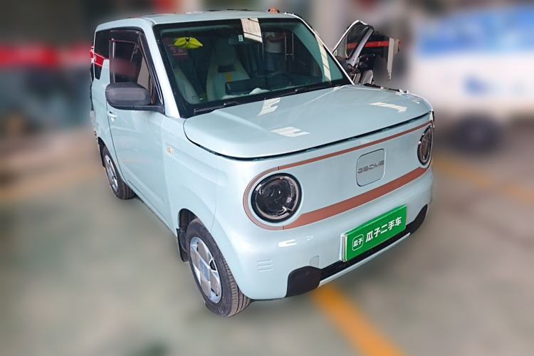 Used Geely Galaxy Panda 2023 Panda Mini 200km Endurance Bear Front Right 45 Deg