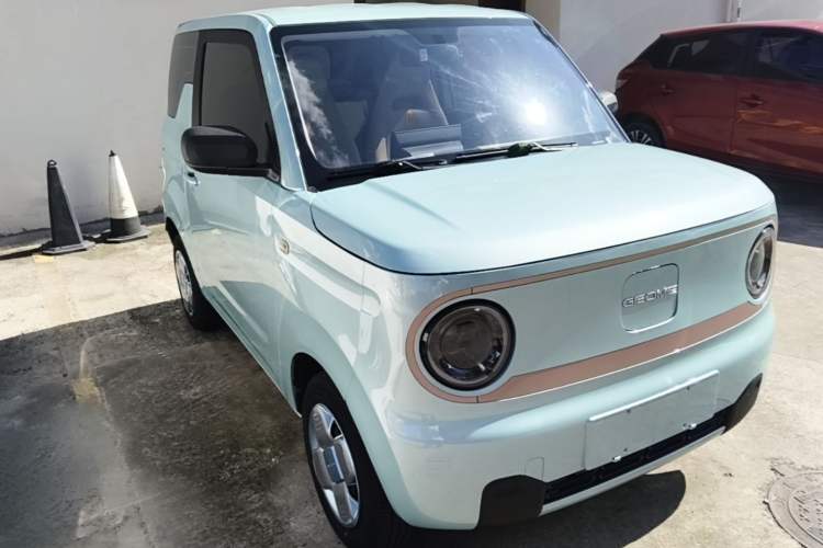 Used Geely Galaxy Panda 2023 Panda Mini 120km Cute Bear Front Right 45 Deg