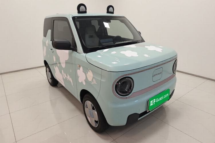 Used Geely Galaxy Panda 2023 Panda Mini 120km Cute Bear Front Right 45 Deg