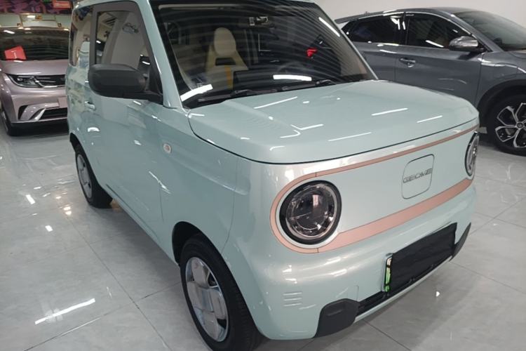 Used Geely Galaxy Panda 2023 Panda Mini 200km Endurance Bear Front Right 45 Deg