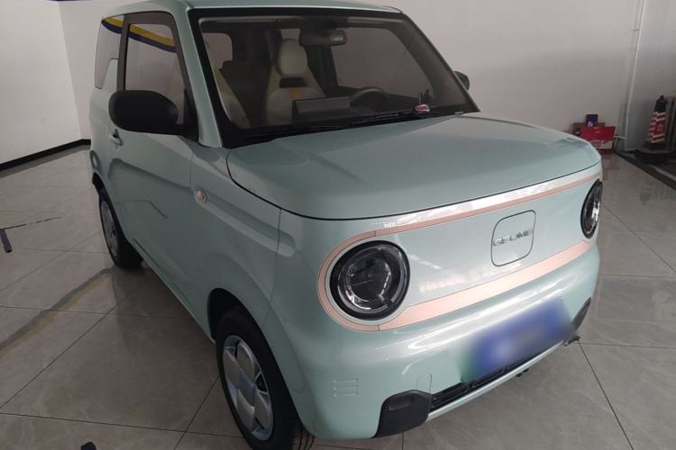Used Geely Galaxy Panda 2023 Panda Mini 200km Endurance Bear Front Right 45 Deg