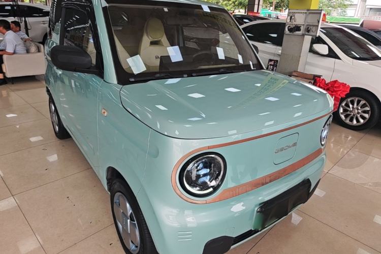 Used Geely Galaxy Panda 2023 Panda Mini 200km Endurance Bear Front Right 45 Deg