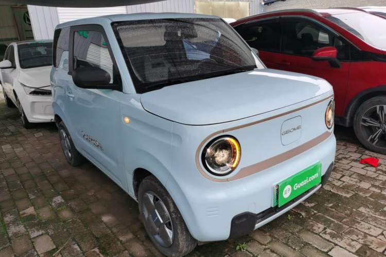 Used Geely Galaxy Panda 2023 Panda Mini 200km Endurance Bear Front Right 45 Deg