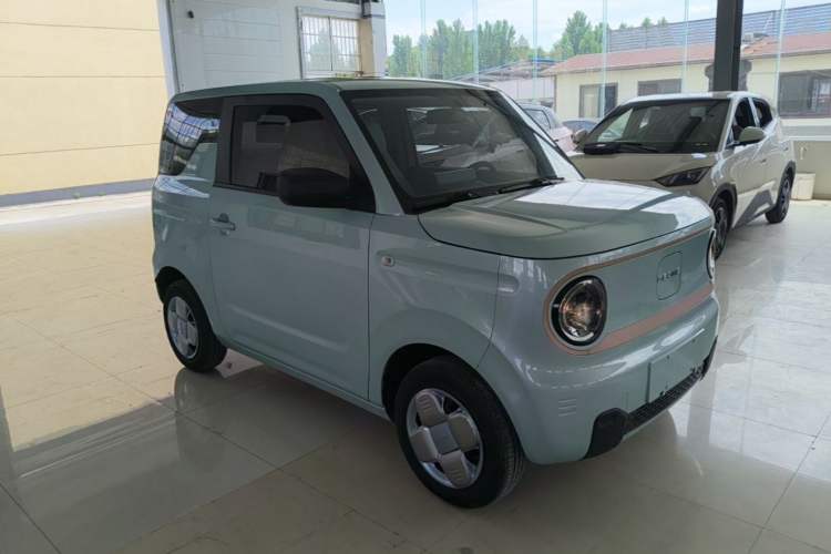 Used Geely Galaxy Panda 2023 Panda Mini 200km Endurance Bear Front Right 45 Deg