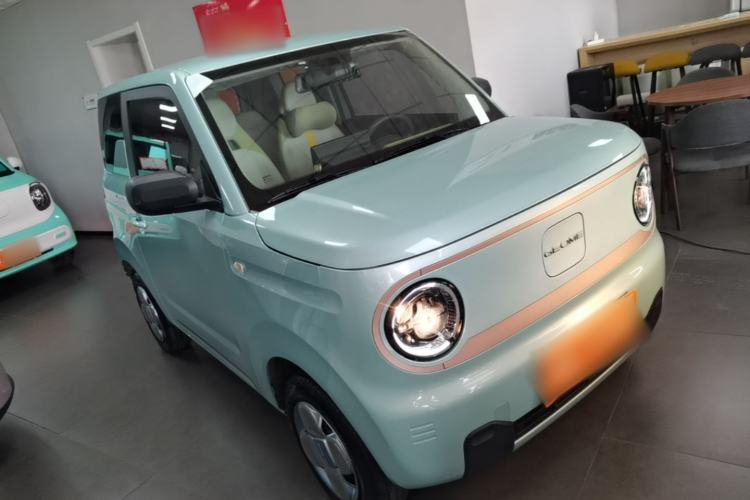 Used Geely Galaxy Panda 2023 Panda Mini 200km Endurance Bear Front Right 45 Deg