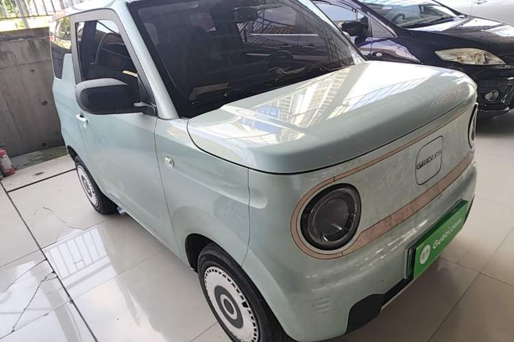 Used Geely Galaxy Panda 2023 Panda Mini 200km Endurance Bear Front Right 45 Deg